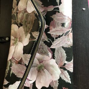 Floral clutch/crossbody